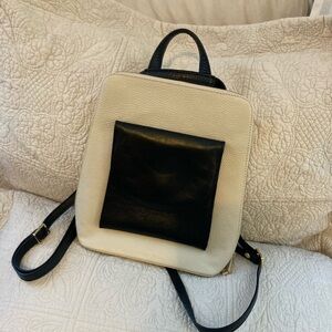 Divina Firenze Italian made leather backpack/crossbody bag